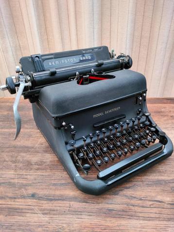 Typemachine Remington Rand. Model Seventeen. 1944., Enlèvement, Utilisé
