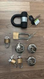Hangsloten met sleutel, Motoren, Ophalen, Zo goed als nieuw