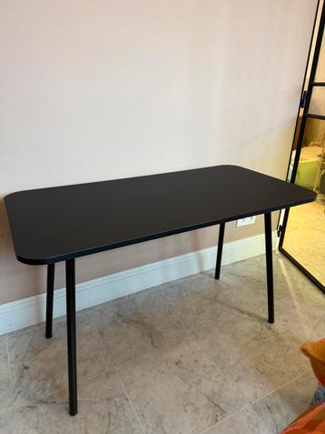 Friday desk Fest Amsterdam - bureau 120x60 beschikbaar voor biedingen