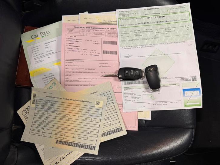 Audi A4 1,8benzine TURBO BLANCO gekeurd vvk, euro4, full opt, Autos, Audi, Entreprise, A4, Verrouillage central, Essence, Euro 4