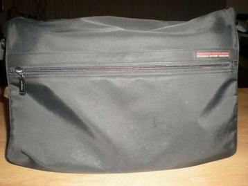 Luiertas verzorgingstas Hedgren met verzorgingsmatje  beschikbaar voor biedingen