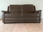 Brede 2-zit zetel in bruin leder – perfecte staat, Maison & Meubles, Canapés | Salons, 75 à 100 cm, Comme neuf, Enlèvement, Tijdloos