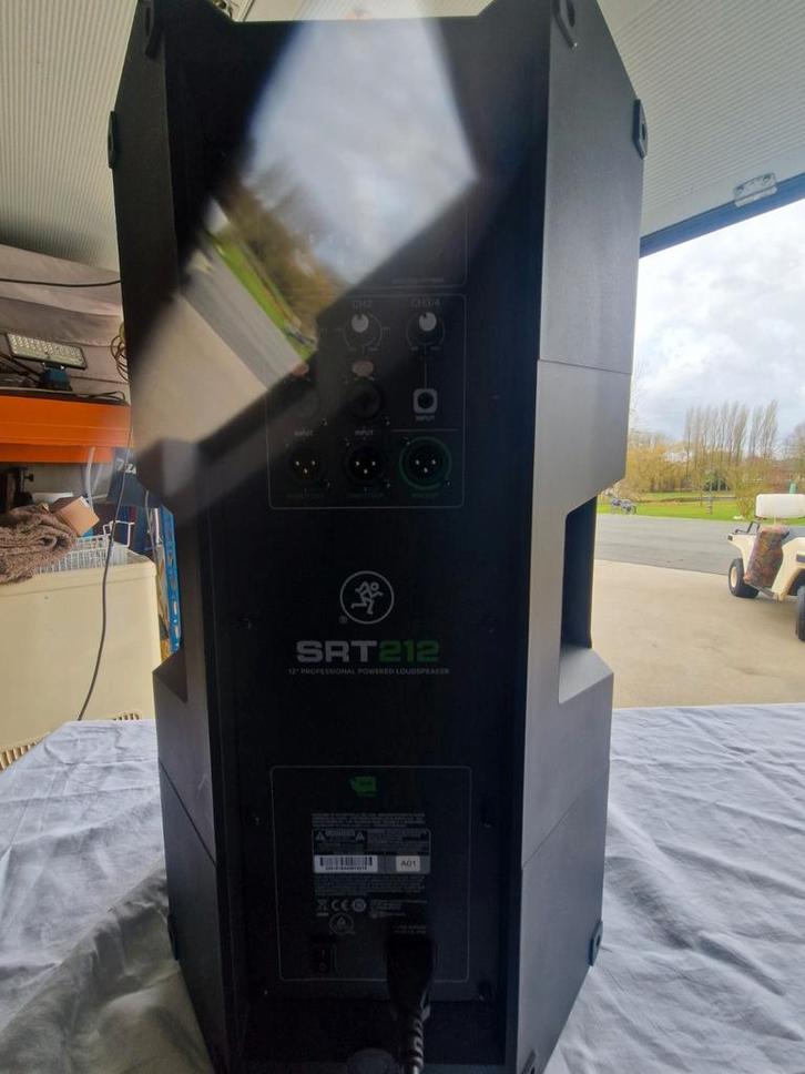SRT 212 MACKIE BLEUTOOTH, Informatique & Logiciels, Boîtiers d'ordinateurs, Enlèvement
