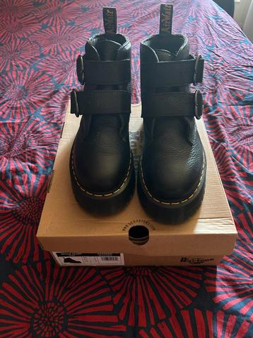 Dr martens devon heart leather platform boots maat 41 beschikbaar voor biedingen