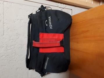 Sac ventral parachute de secours  beschikbaar voor biedingen
