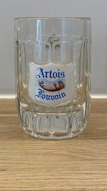 Geëmailleerde mok Artois Louvain beschikbaar voor biedingen