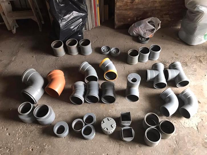 Hulpstukken pvc verschillende graden en diameters, Bricolage & Construction, Tuyaux & Évacuations, Comme neuf, PVC, Enlèvement