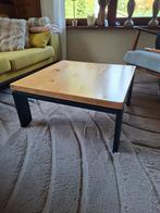 Robuste massief eiken salontafel met stalen poten 70x70 cm, Huis en Inrichting, Tafels | Salontafels, Ophalen, Zo goed als nieuw