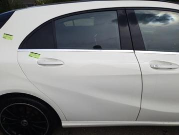Portier 4Deurs rechts-achter van een Mercedes A-Klasse (650) beschikbaar voor biedingen