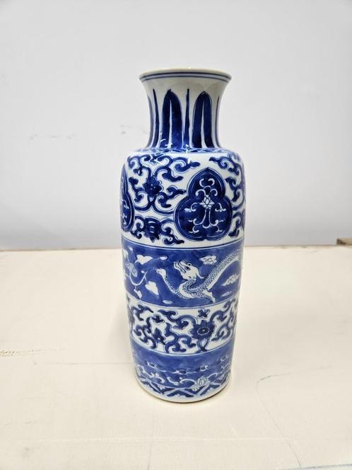 Chinese antique Kangxi Porcelain vase, Antiek en Kunst, Antiek | Porselein, Ophalen of Verzenden