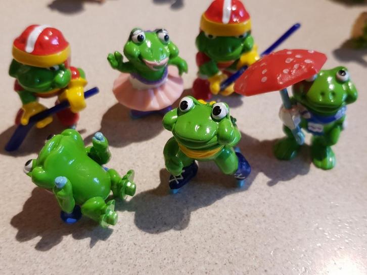 Lot Ferrero verzamel figuurtjes; 54 stuks, Verzamelen, Verrassingseieren, Zo goed als nieuw, Hardplasticfiguren, Ophalen of Verzenden