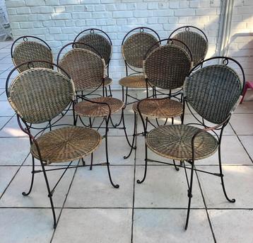 8 chaises en fer forgé et rotin beschikbaar voor biedingen