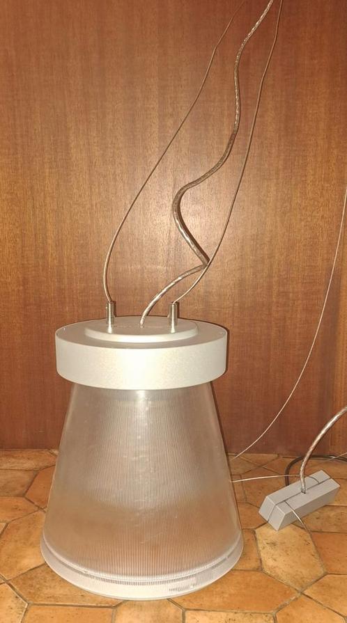 Lampe suspendue industrielle alu et plexi neuve en boite, Maison & Meubles, Lampes | Lampes de table, Comme neuf, Verre, Enlèvement ou Envoi