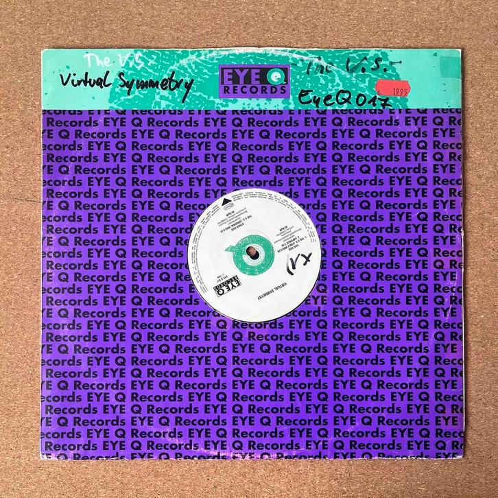 Virtual Symmetry – The V.S. (Eye Q Records, 1994), CD & DVD, Vinyles | Dance & House, Utilisé, Techno ou Trance, 12 pouces, Envoi