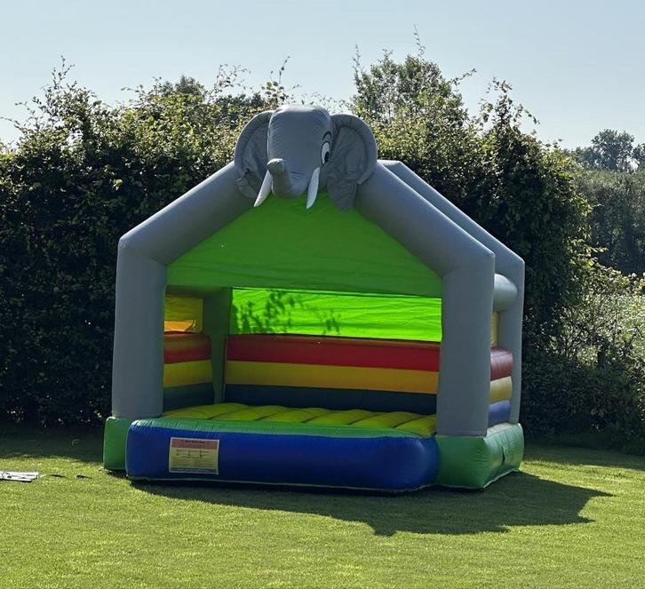 Springkasteel overdekt olifant in nieuwstaat, Hobby en Vrije tijd, Feestartikelen, Zo goed als nieuw, Feestartikel, Ophalen