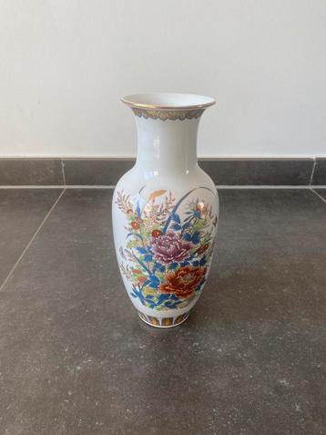 Vase antique asiatique beschikbaar voor biedingen