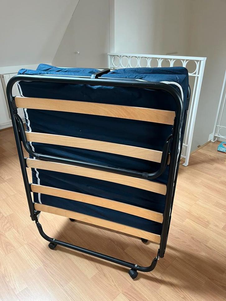Lit pliant avec matelas - très bon était, Maison & Meubles, Chambre à coucher | Lits, Utilisé, Une personne, 70 cm ou moins, 190 cm ou moins