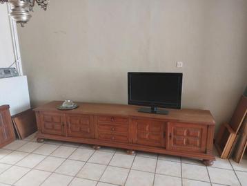 Grote muurlange retro dressoir ( TV inbegrepen ). beschikbaar voor biedingen