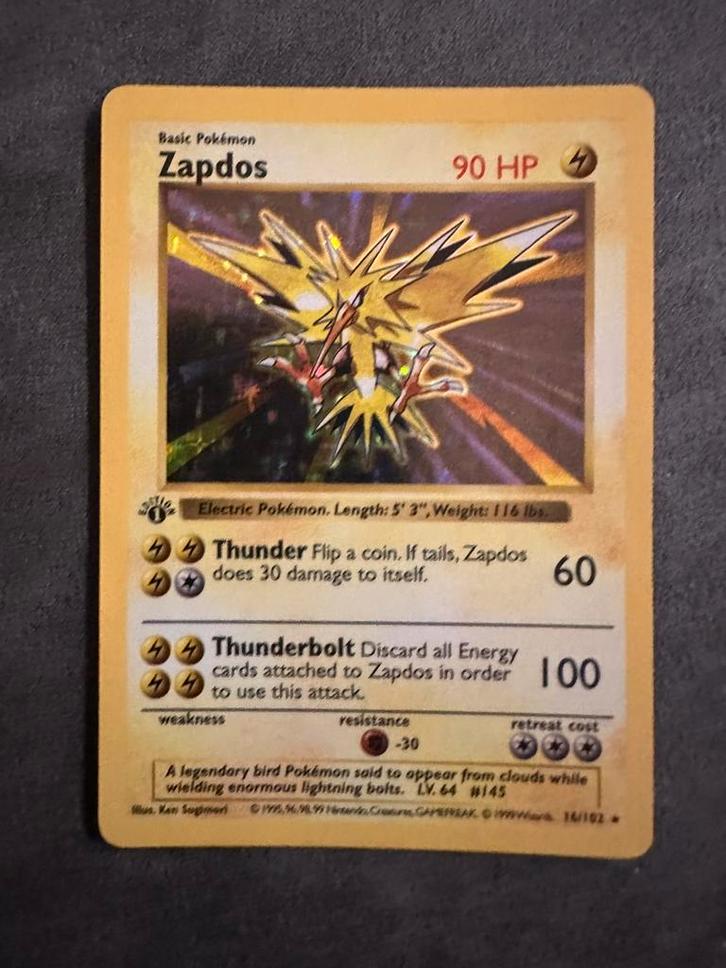 Zapdos 1st edition, Hobby en Vrije tijd, Verzamelkaartspellen | Pokémon, Zo goed als nieuw, Ophalen of Verzenden