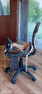 Chaise en forme de selle de cheval., Antiquités & Art, Enlèvement ou Envoi