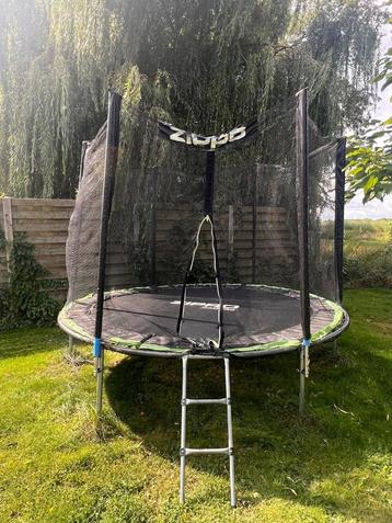 Trampoline beschikbaar voor biedingen