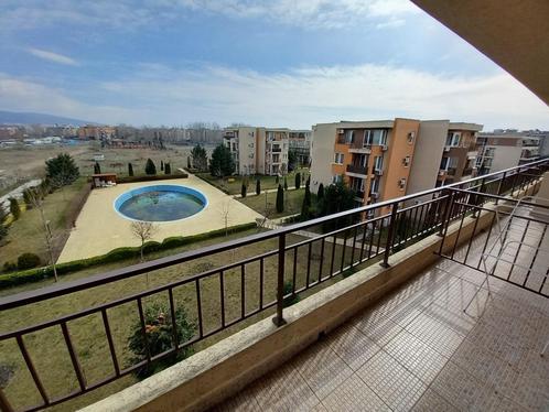 Studio avec balcon et vue sur la piscine à Orchid Fort, Immo, Étranger, Europe autre, Appartement, Ville