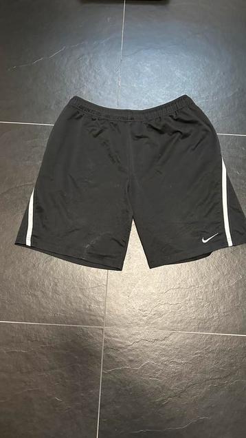 Zwarte Nike short beschikbaar voor biedingen
