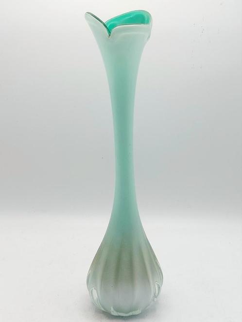 Vintage handgeblazen glazen vaas, wit glas, Huis en Inrichting, Woonaccessoires | Vazen, Zo goed als nieuw, Wit, Glas, Ophalen