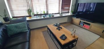 Salontafel beschikbaar voor biedingen