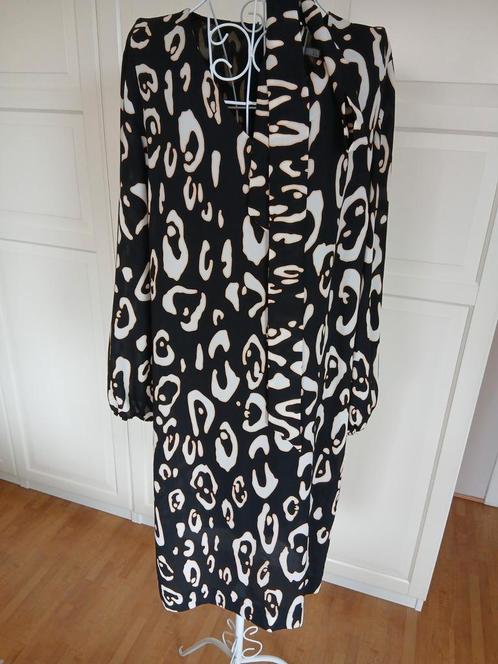 42/44 gevoerd, eenmalig gebruikt, Kleding | Dames, Jurken, Zo goed als nieuw, Maat 42/44 (L), Overige kleuren, Onder de knie, Ophalen of Verzenden