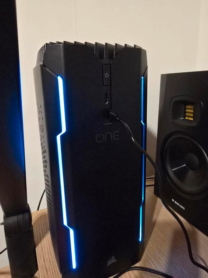 Corsair one pro CS-9000017-EU, Computers en Software, Desktop Pc's, Zo goed als nieuw, HDD, SSD, 16 GB, Met monitor, Gaming, Ophalen of Verzenden