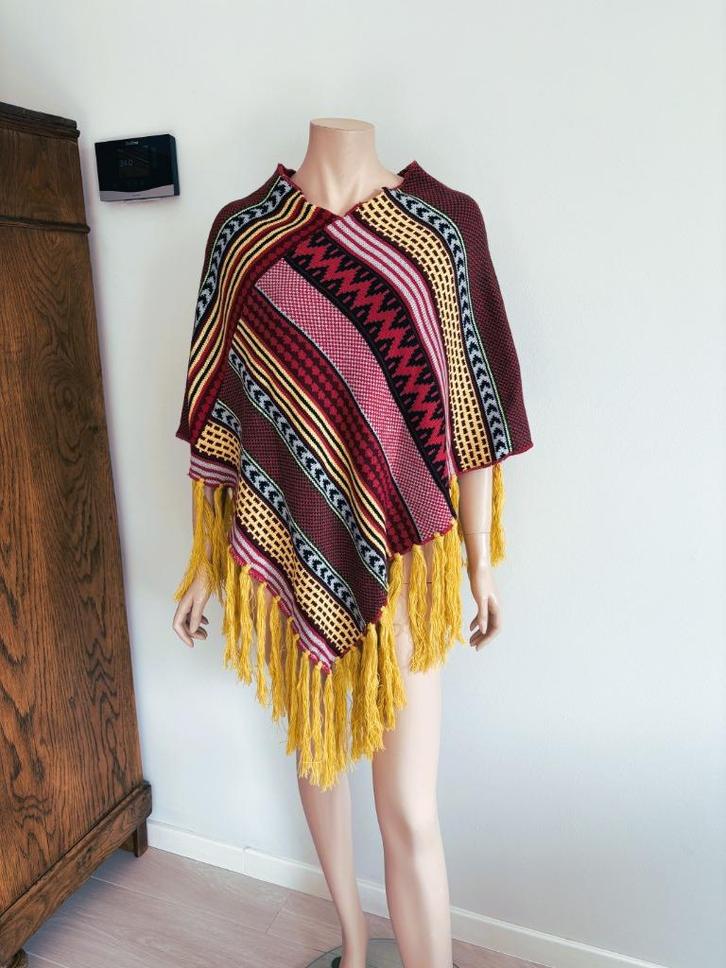 Unieke poncho – kleurrijk & stijlvol, Kleding | Dames, Mutsen, Sjaals en Handschoenen, Zo goed als nieuw, Sjaal, Verzenden