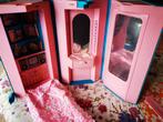 Barbie vintage Mattel 1984 oplooibaar kamertje, Ophalen of Verzenden, Gebruikt, Poppenhuis