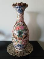 Chineese vaas met reliëf, Ophalen