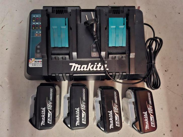 4x Makita 6Ah / 18V LXT accu's + duolader, Doe-het-zelf en Bouw, Gereedschap | Machine-onderdelen en Toebehoren, Zo goed als nieuw