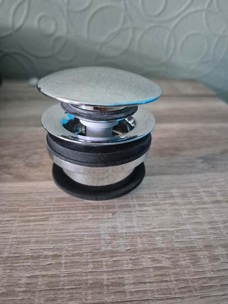 Push open, Huis en Inrichting, Badkamer | Badkamermeubels, Nieuw, Ophalen