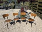 Vintage schoolstoeltjes, Ophalen