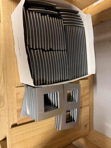 Afdekplaat grijs Niko 62 stuks enkel en dubbel beschikbaar voor biedingen