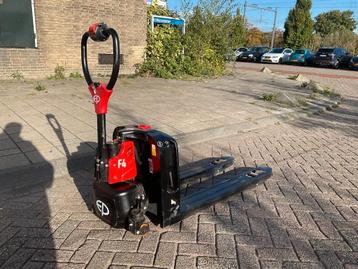 EP F4 1500KG ELEKTRISCHE PALLETWAGEN/HEFTRUCK (bj 2022) beschikbaar voor biedingen