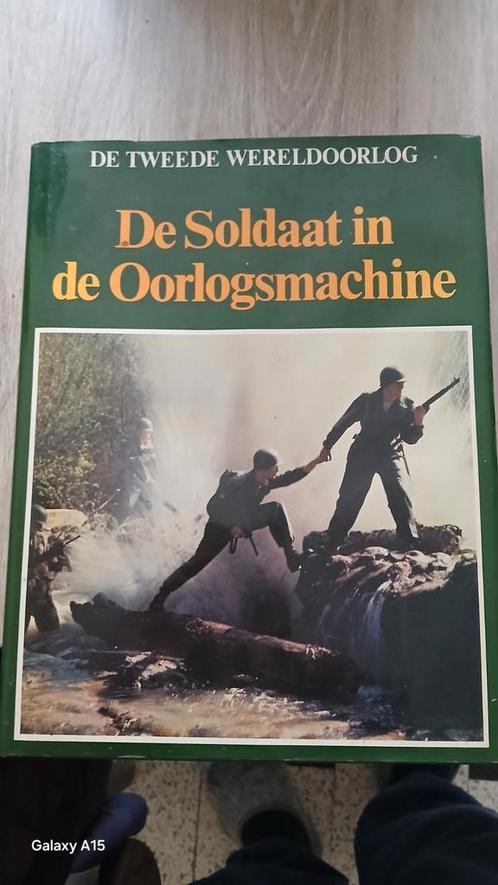 De soldaat in de oorlogsmachine., Boeken, Oorlog en Militair, Gelezen, Tweede Wereldoorlog, Ophalen of Verzenden