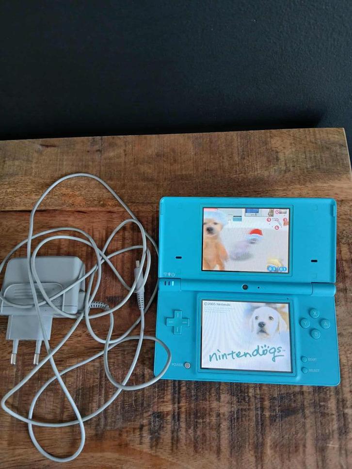 BBBB  nintendo dsi + lader, Games en Spelcomputers, Spelcomputers | Nintendo DS, Gebruikt, Dsi, Blauw, Met games, Ophalen of Verzenden
