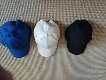 3 basseball petten zwart,wit,blauw nieuw beschikbaar voor biedingen