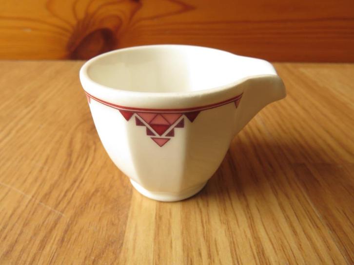 petit pot a lait Villeroy & Boch modèle Forum en ceramique, Antiek en Kunst, Antiek | Keramiek en Aardewerk, Ophalen of Verzenden