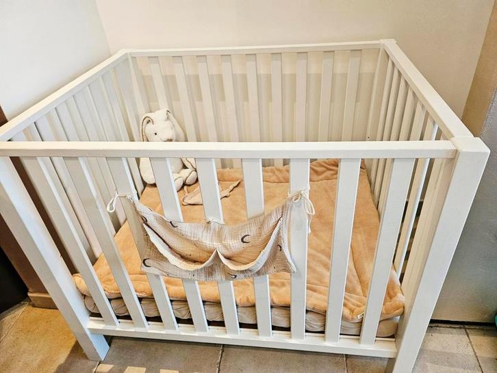 Coffret de parc pour bébé Quax blanc avec matelas, drap-hous, Enfants & Bébés, Parcs, Utilisé, Rectangulaire, Réglable en hauteur