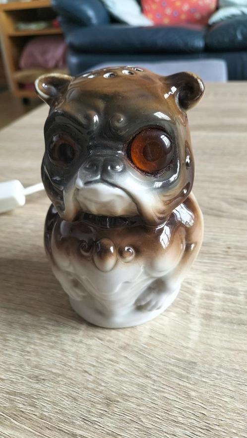Veilleuse Bulldog en porcelaine Capodimonte, Antiquités & Art, Antiquités | Porcelaine, Enlèvement ou Envoi