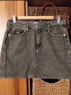 Jupe en jean Tommy taille 28, Vêtements | Femmes, Jupes, Enlèvement ou Envoi