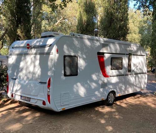 Caravane Burstner Averso 570 TK, Caravanes & Camping, Caravanes, Particulier, Plus de 6, Bürstner, Lit superposé transversal, Lit fixe