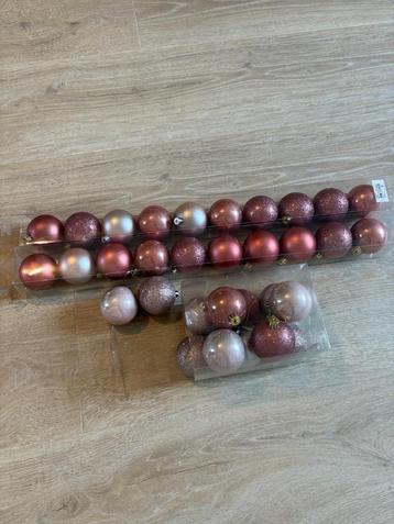 Kerstballen versiering roze & grijs (kleine kerstballen) beschikbaar voor biedingen
