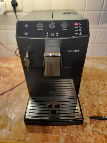 Machine à expresso entièrement automatique Philips EP3550 