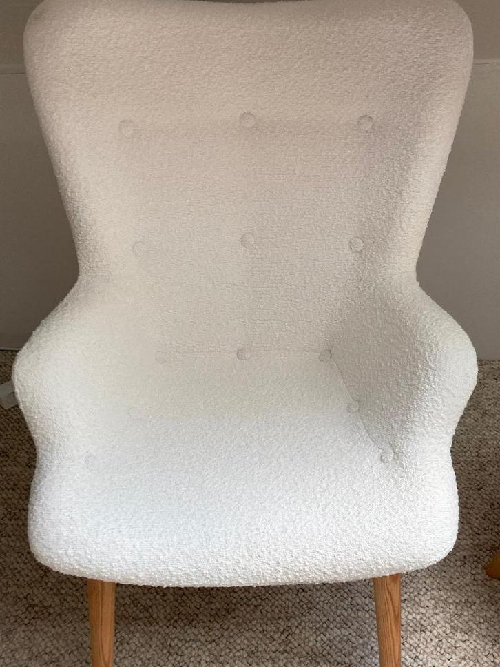 Prachtige fauteuil in Scandinavische designstijl retro, Huis en Inrichting, Fauteuils, Zo goed als nieuw, Hout, Stof, 50 tot 75 cm